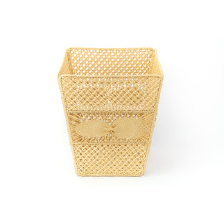 Raffia table vase