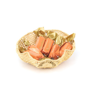 Small round basket in chocolate raffia