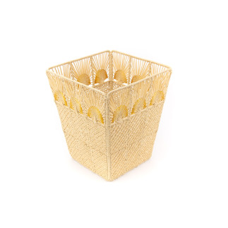 Square raffia vase holder